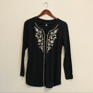 Grey sweater with white floral detail